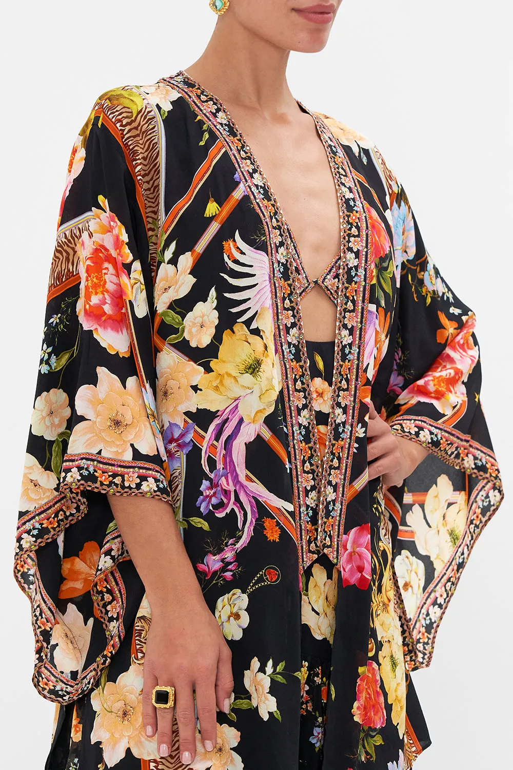 KIMONO WITH LONG UNDERLAYER SECRET HISTORY
