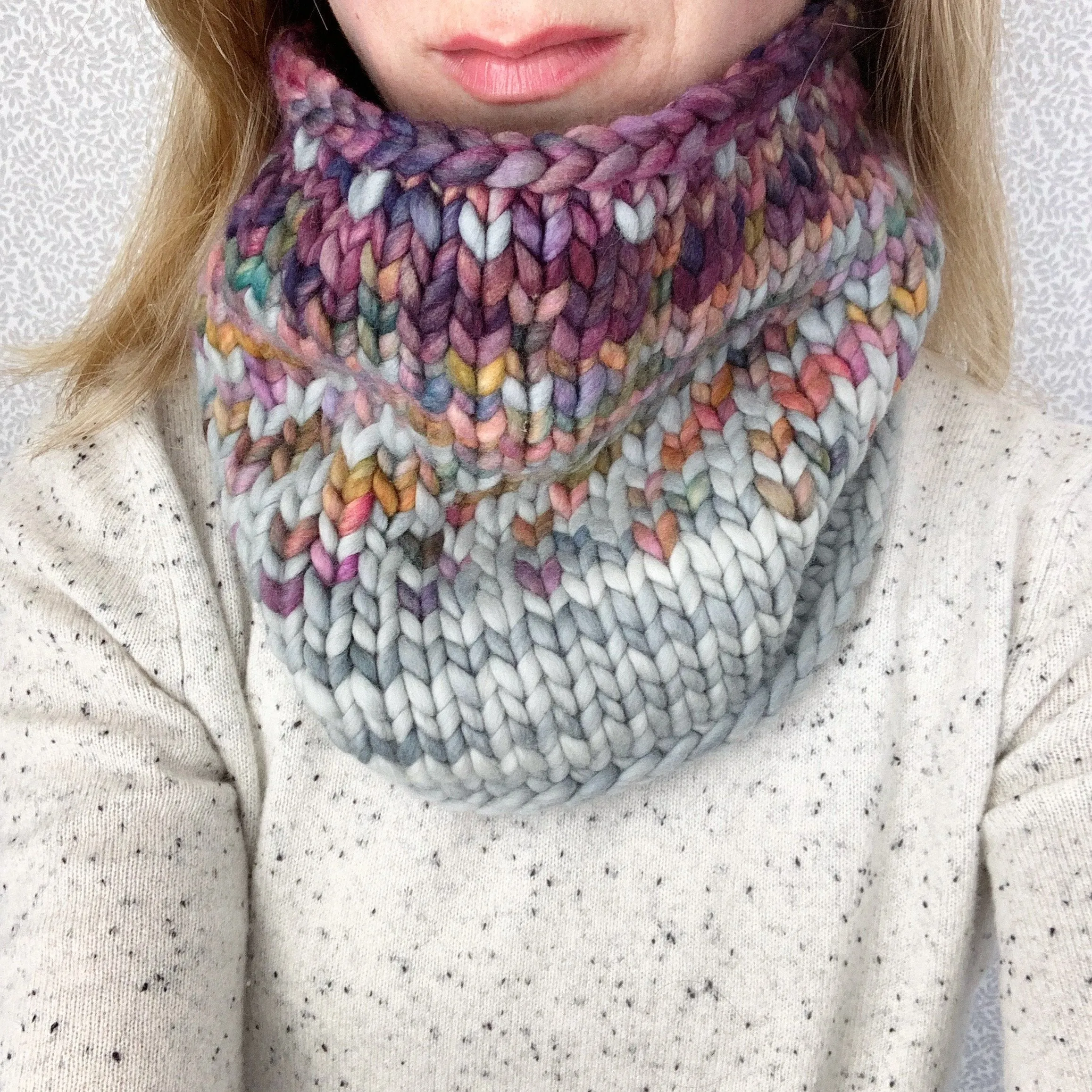 KNITTING PATTERN: Sunrise Cowl, Easy Fair Isle Cowl Knitting Pattern for Super Bulky Yarn